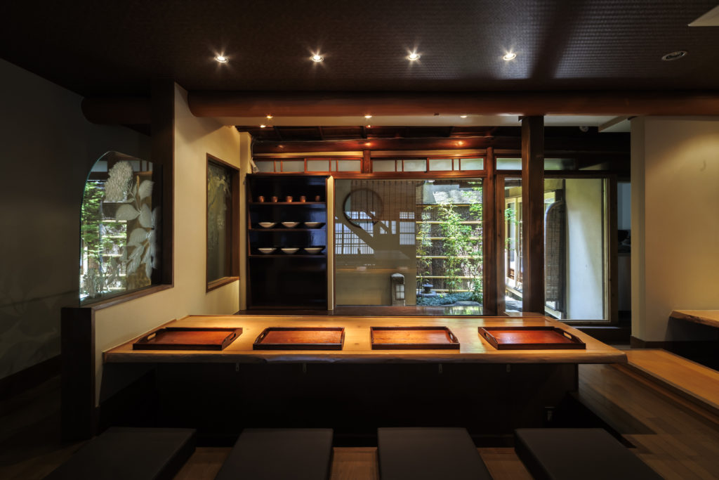 株式会社UEiQ公式ホームページトップページの背景画像